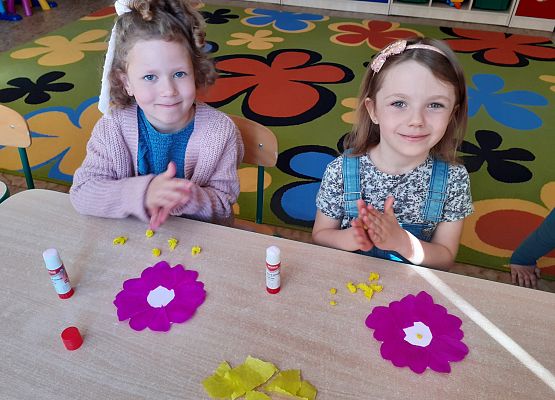 Grafika 13: PRZYGOTOWANIA DO SWIĘTA RODZICÓW