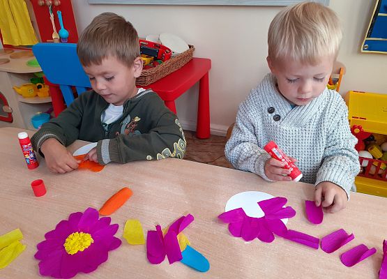 Grafika 14: PRZYGOTOWANIA DO SWIĘTA RODZICÓW