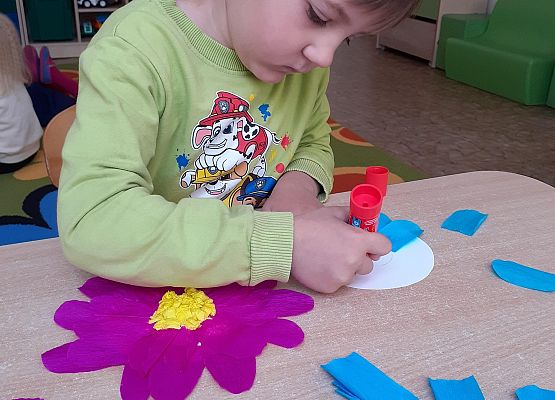 Grafika 16: PRZYGOTOWANIA DO SWIĘTA RODZICÓW