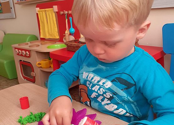 Grafika 21: PRZYGOTOWANIA DO SWIĘTA RODZICÓW