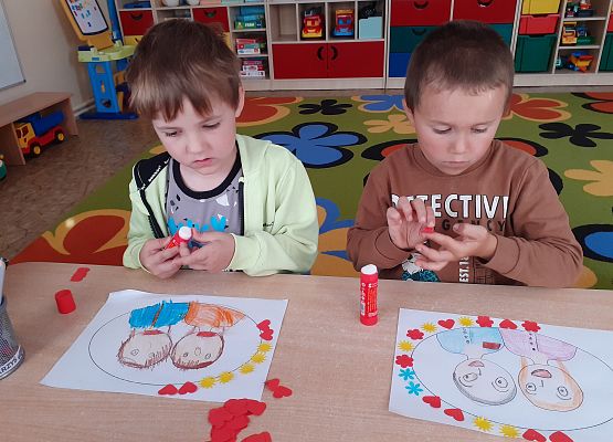 Grafika 22: PRZYGOTOWANIA DO SWIĘTA RODZICÓW