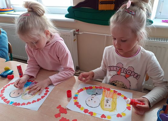 Grafika 25: PRZYGOTOWANIA DO SWIĘTA RODZICÓW