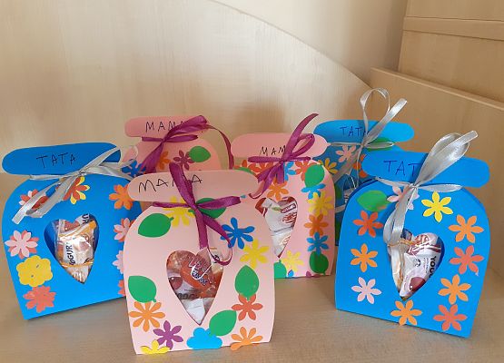 Grafika 43: PRZYGOTOWANIA DO SWIĘTA RODZICÓW