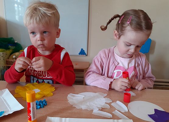 Grafika 53: PRZYGOTOWANIA DO SWIĘTA RODZICÓW