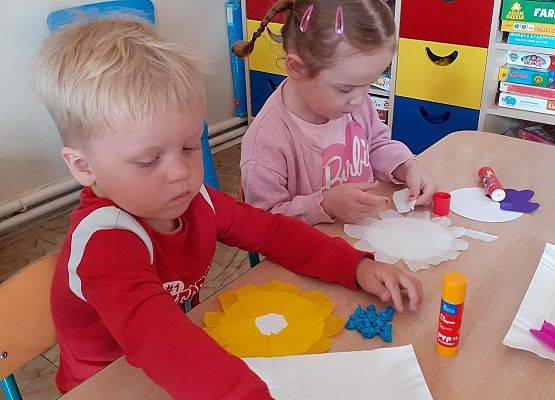 Grafika 54: PRZYGOTOWANIA DO SWIĘTA RODZICÓW