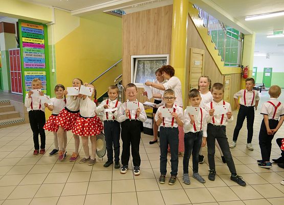 Uroczystość z okazji Dnia Mamy i Taty Garczegorze 2024 rok.