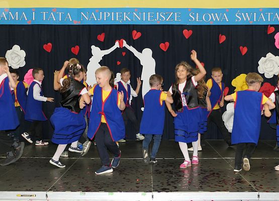 Uroczystość z okazji Dnia Mamy i Taty Garczegorze 2024 rok.