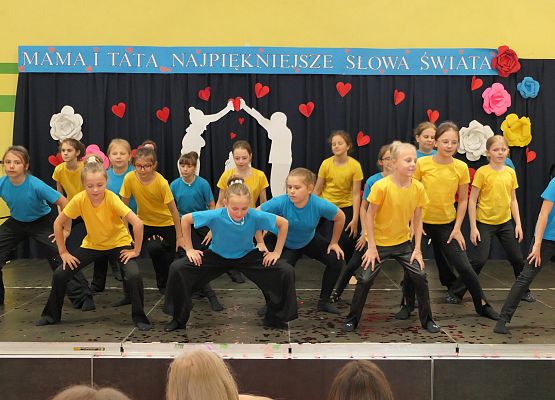 Uroczystość z okazji Dnia Mamy i Taty Garczegorze 2024 rok.