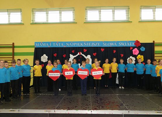 Uroczystość z okazji Dnia Mamy i Taty Garczegorze 2024 rok.