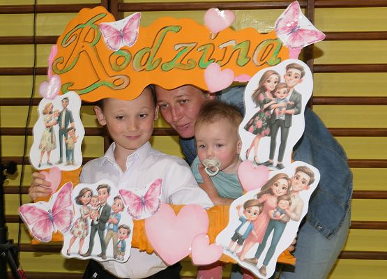 Uroczystość z okazji Dnia Mamy i Taty Garczegorze 2024 rok.