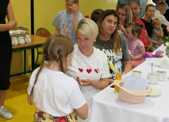 Uroczystość z okazji Dnia Mamy i Taty Garczegorze 2024 rok.