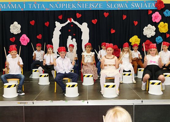 Uroczystość z okazji Dnia Mamy i Taty Garczegorze 2024 rok.