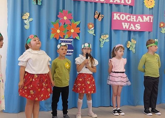 Grafika 8: ŚWIĘTO MAMY I TATY