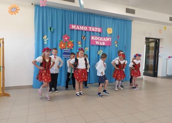 Grafika 11: ŚWIĘTO MAMY I TATY