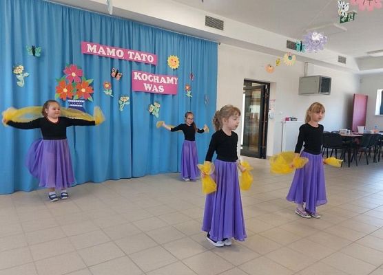 Grafika 12: ŚWIĘTO MAMY I TATY