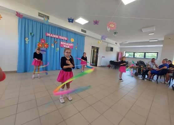 Grafika 18: ŚWIĘTO MAMY I TATY