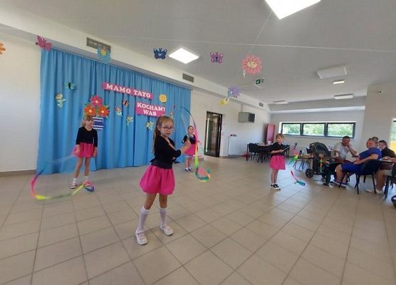 Grafika 19: ŚWIĘTO MAMY I TATY