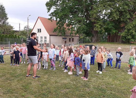 Grafika 2: DZIEŃ DZIECKA