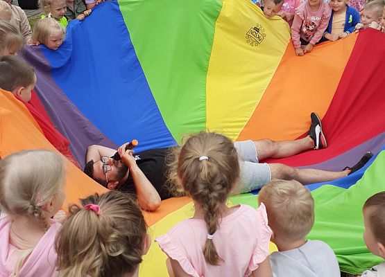 Grafika 16: DZIEŃ DZIECKA