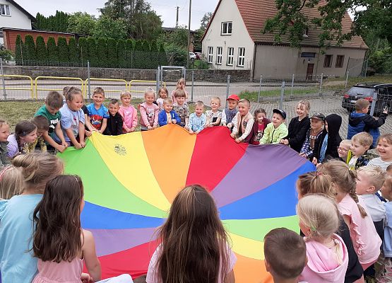 Grafika 17: DZIEŃ DZIECKA