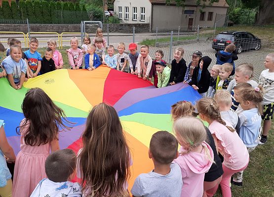 Grafika 18: DZIEŃ DZIECKA