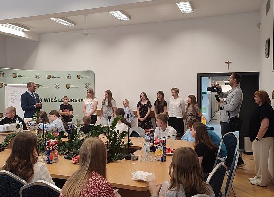 Uczniowie naszej szkoły w Urzędzie Gminy Nowa Wieś Lęborska.