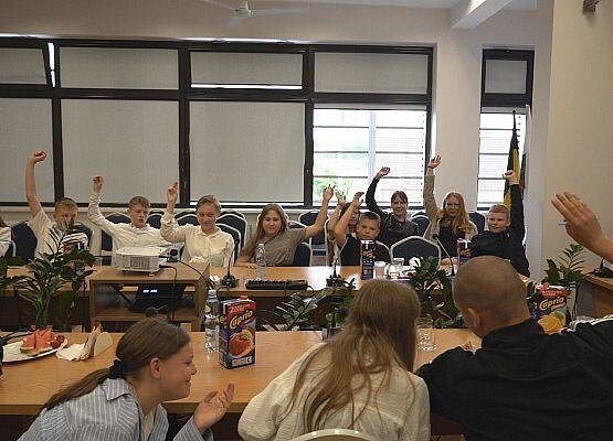 Uczniowie naszej szkoły w Urzędzie Gminy Nowa Wieś Lęborska.