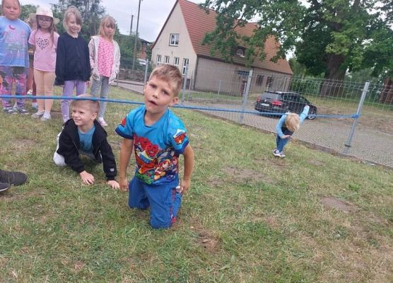 Grafika 6: DZIEŃ  DZIECKA