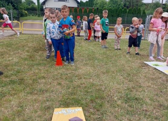 Grafika 9: DZIEŃ  DZIECKA