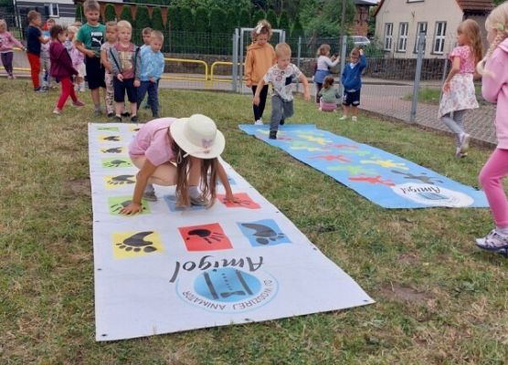 Grafika 10: DZIEŃ  DZIECKA