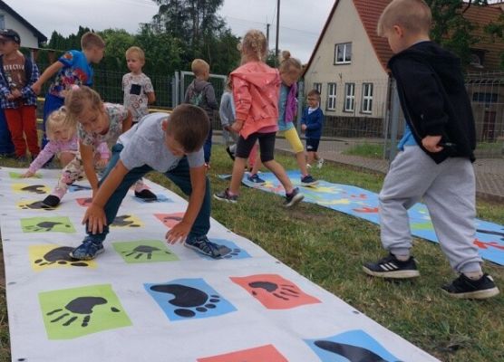 Grafika 18: DZIEŃ  DZIECKA