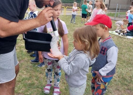 Grafika 27: DZIEŃ  DZIECKA