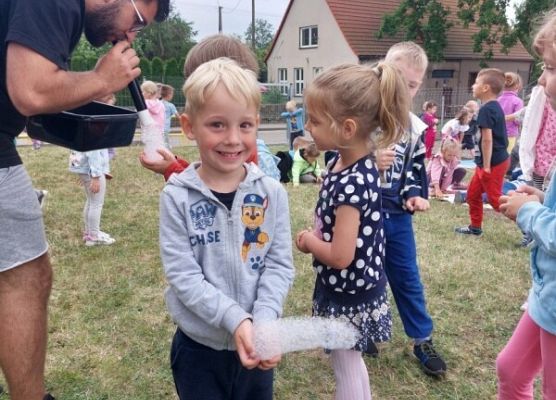 Grafika 30: DZIEŃ  DZIECKA