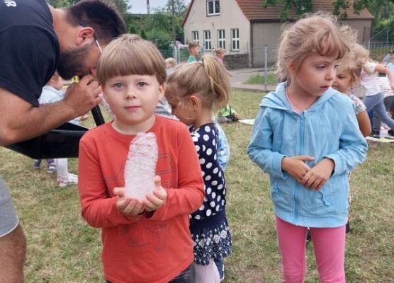 Grafika 31: DZIEŃ  DZIECKA