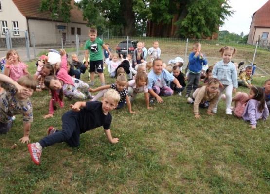 Grafika 37: DZIEŃ  DZIECKA