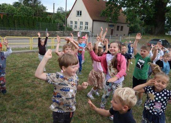 Grafika 38: DZIEŃ  DZIECKA