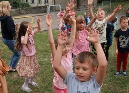 Grafika 41: DZIEŃ  DZIECKA