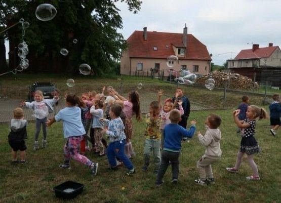 Grafika 48: DZIEŃ  DZIECKA