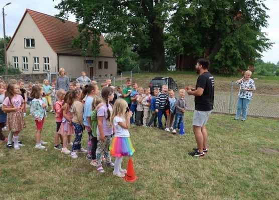 Grafika 60: DZIEŃ  DZIECKA