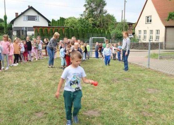 Grafika 62: DZIEŃ  DZIECKA