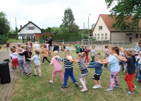 Grafika 68: DZIEŃ  DZIECKA