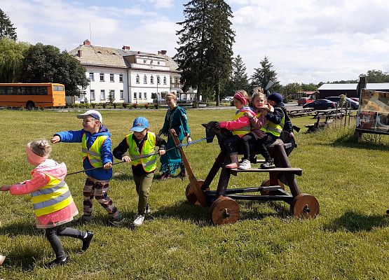 Grafika 51: WYCIECZKA DO RUNOWA