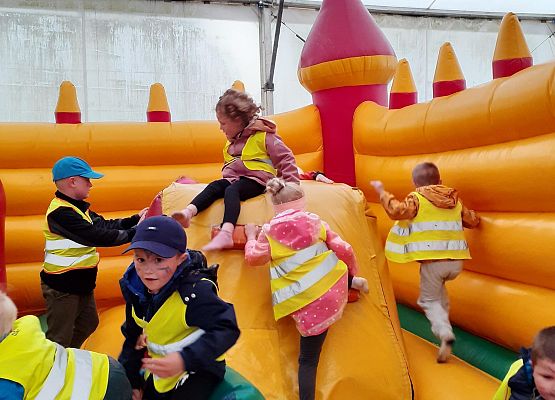 Grafika 75: WYCIECZKA DO RUNOWA