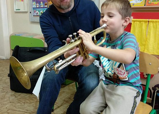 Grafika 6: NA ZAJĘCIACH Z RYTMIKI