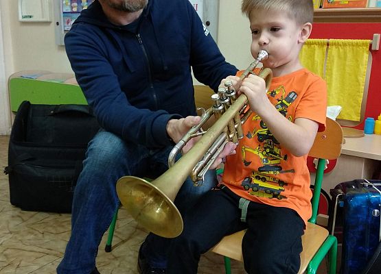 Grafika 9: NA ZAJĘCIACH Z RYTMIKI