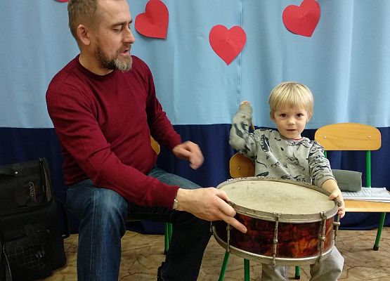 Grafika 17: NA ZAJĘCIACH Z RYTMIKI