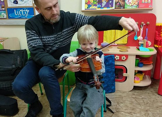 Grafika 20: NA ZAJĘCIACH Z RYTMIKI