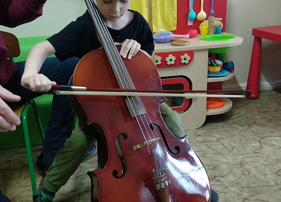 Grafika 36: NA ZAJĘCIACH Z RYTMIKI