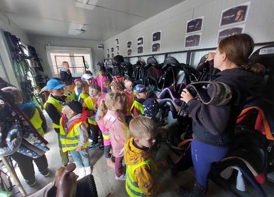 Grafika 7: Wycieczka do Runowa