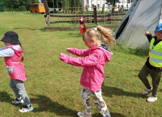 Grafika 34: Wycieczka do Runowa